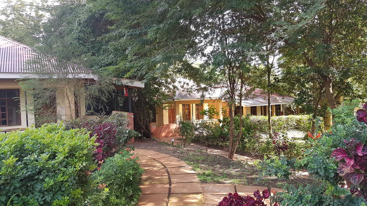 Eileen'S Trees Inn Karatu Εξωτερικό φωτογραφία